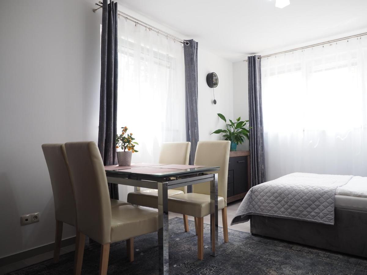 Adobe Apartment - Przytulny I Free Parking Breslavia Esterno foto